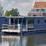 Luxury Houseboat in Volendam Marina