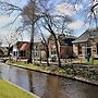 Apartment in Giethoorn With Parking