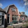 Beautiful Apartment in Giethoorn With Canoe and Parking