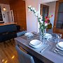 Stunning 2 Bedroom Apt! 3mins Walk From CDN Metro