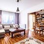 Comfy Flat Close to Viaport Asia Shopping Mall