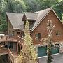 Leyland by Avantstay Cabin Mansion w/ Views