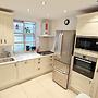 Modern 3-bed House in Surrey Quays