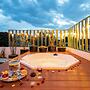 Rooftop Hot Tub 3 levels 5br in Villa