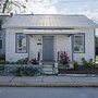 Uptown Cottage Manor
