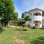 Captivating 1-bed Apartment, With a Nice Garden