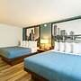 Hotel 8