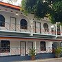 Queen's Comfort Inn