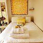 Cozy Yellow Queen Bed By Yale U