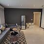 Sunset 303 Brand new apt With gym in Lac 1