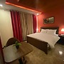 AK Hotel & Suites
