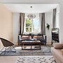 Sanders Charm - Chic 2-bdr Apt With Shared Garden