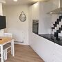 Modern 1 bed Apartment, 10 Mins to Leeds City Cent