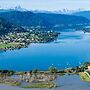 Small Holiday Home in Bodensdorf Near the Lake