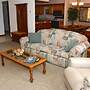 Seven Springs 2 Bedroom Deluxe Condo, Near Swimming Pool! by RedAwning