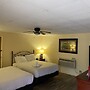 Queen Guest Room Located at the Joplin Inn on the Highway at the Entra