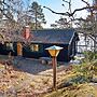 6 Person Holiday Home in Djurhamn-by Traum