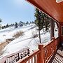 Clover by Avantstay Gorgeous Ski In/ Ski Out Home w/ Game Room & Hot T