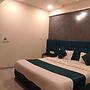 Hotel Avadh Palace