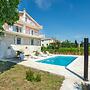 Private House With Pool, sea View and big Garden