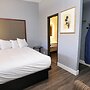 Seaside Inn & Suites
