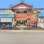 OYO 91833 Hotel Anggrek Daqu Syariah Kapuas