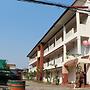 OYO 75420 Howto Hotel