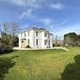 Ashley Manor - Idyllically Situated Between Coast and Country