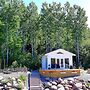Loft-sleeps5-parking-spa-lakeviews-petfriendly