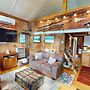 Pond View Cabin-Rustic two-bedroom loft, a short drive to Chittenden R