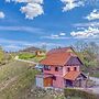 Vineyard Cottage Vesna Lake View