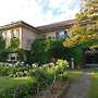 Beautiful 2 Story Manor Close to Beach and all