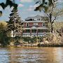 Goldsmith's Riverfront Inn