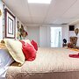 Spacious Waterfront Retreat Near Uw-green Bay
