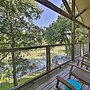 Sunny Seguin Retreat w/ Canoes on Guadalupe River!
