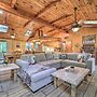 Fire Pit & Grill: Cozy Cabin in Lake Toxaway!