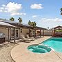 Desert Oasis Getaway 5 Bedroom Home by Redawning