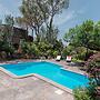 Villa Barkley -luxury Estate With Villa Cottages With a Pool