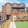 2 Bdrm Penthouse with parking Wycombe