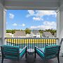 The Blue Chill 3 Bedroom Townhouse by RedAwning