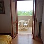 Seafront Apartment for Rent 6 Sleeps Skyscraper