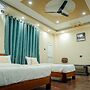 Hotel Happy Home