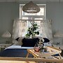 Pristine 1Br Apt in City Center