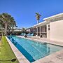 1 Mi to Deerfield Beach: Stylish Studio w/ Pool!