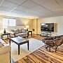 Lakefront Fairbanks Unit, 1 Mile to Pioneer Park!