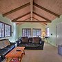 6 Mi to Yosemite National Park: Retreat w/ Deck!