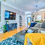 Vibrant Pet-friendly Townhome w/ Smart Tvs!