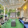 Garden Patio & Fire Pit: Mesquite Home Near Lakes