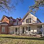 Peaceful Luna Farmhouse With Wraparound Porch!