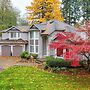 Group Getaway - Sprawling Snohomish Home!